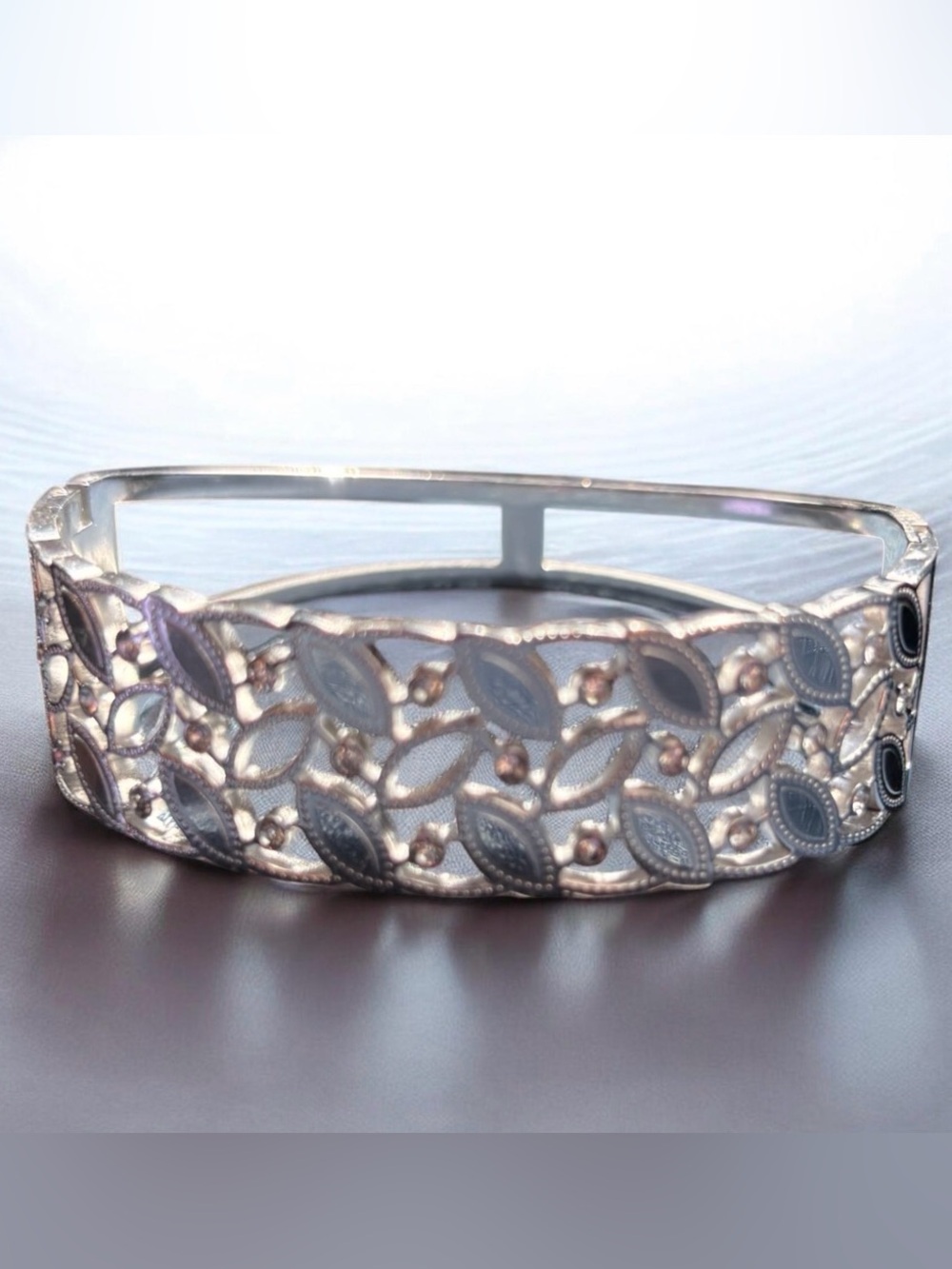 Delicate Silver Leaf Filigree Women's Bangle Bracelet